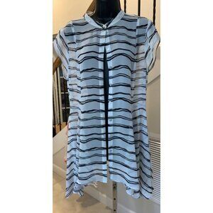 No label top tunic high low cap sleeve  38 ch 36 W longest point 31’